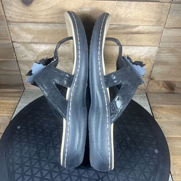 Clarks Women's Size 8 Laurieann Gema Black Leather Open Toe Floral Sandals - Picture 8 of 10